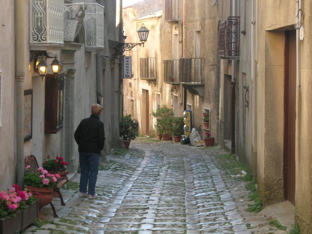 Appartamenti Liberty Erice Exterior foto